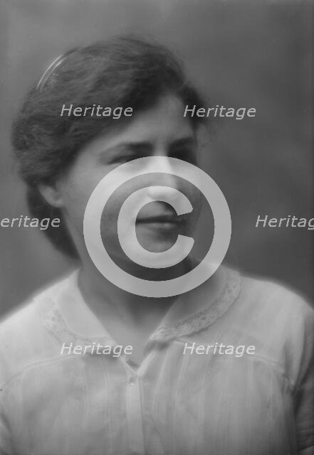 Members of the International Institute for Immigrant Girls, Y.W.C.A., in national costumes..., 1915. Creator: Arnold Genthe.
