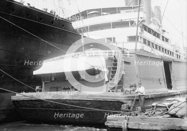 Home on a Barge, between c1910 and c1915. Creator: Bain News Service.