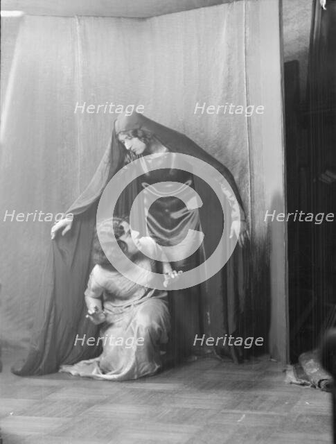 Guthrie dancers, between 1924 and 1929. Creator: Arnold Genthe.