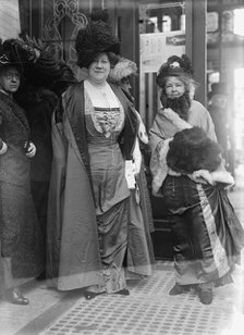 Mrs. John Hays Hammond with Miss White, 1913. Creator: Harris & Ewing.