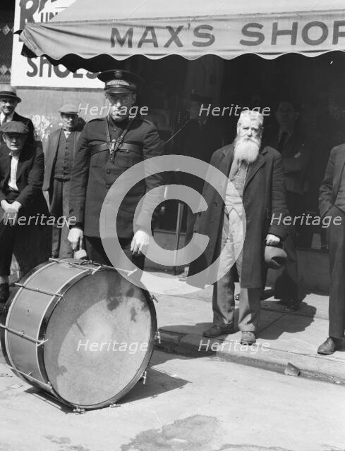 Salvation Army, San Francisco, California, 1939. Creator: Dorothea Lange.