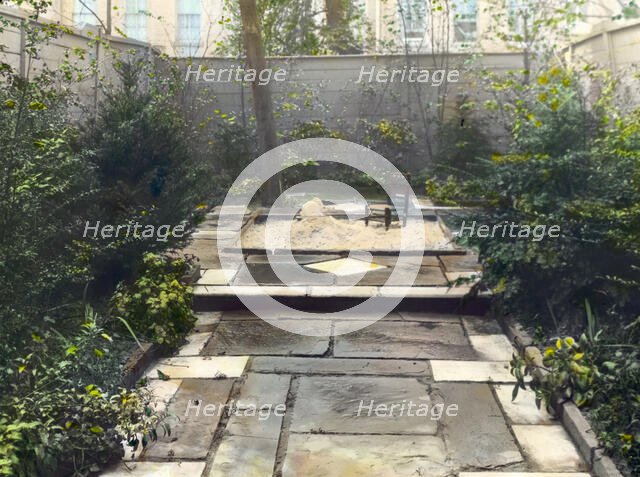 Dr. Henry Alexander Murray, Jr., house, 129 East 69th Street, New York, New York, 1922. Creator: Frances Benjamin Johnston.