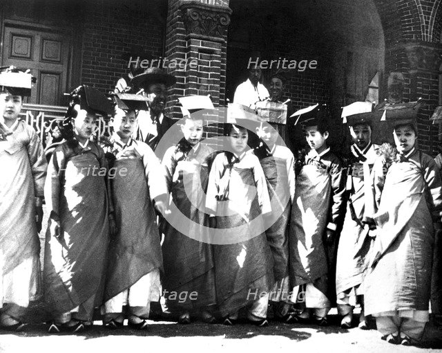 Korean Girls, 1900. Artist: Unknown