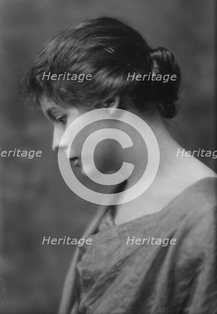 Johnson, Ethelyn, portrait photograph, 1914 Apr. 16. Creator: Arnold Genthe.