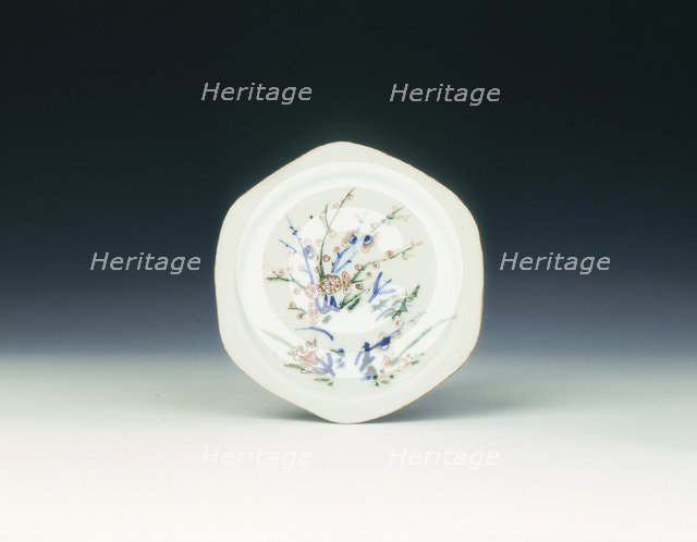 Saucer with rock and flowers, Ming dynasty, Tianqi period, China, 1621-1627. Artist: Unknown