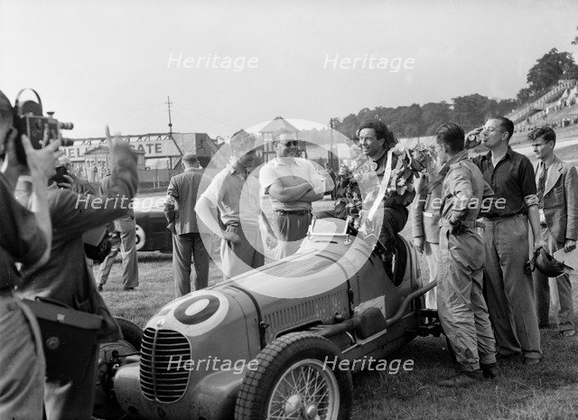 Maserati of JP Wakefield, second in the JCC International Trophy, Brooklands, 1937. Artist: Bill Brunell.