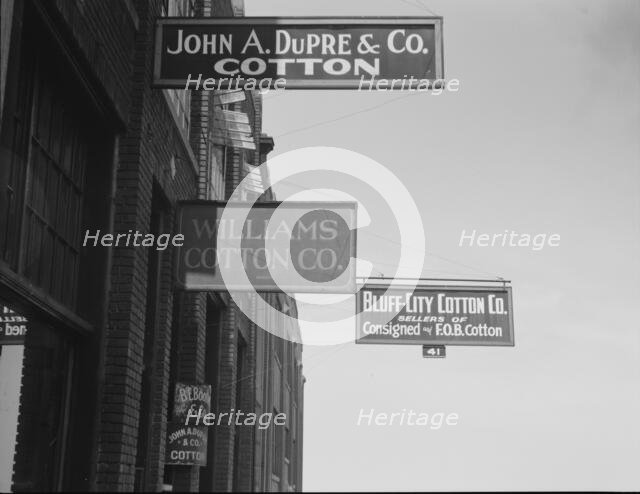 Looking down Union Avenue, Memphis, Tennessee, 1937. Creator: Dorothea Lange.