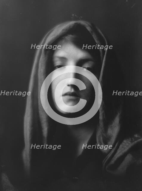 Watson, Ruth, Miss, portrait photograph, 1915. Creator: Arnold Genthe.