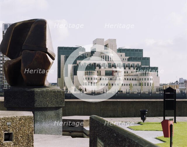 Vauxhall Cross, Albert Embankment, Vauxhall, Lambeth, London, 10/10/1992. Creator: John Laing plc.