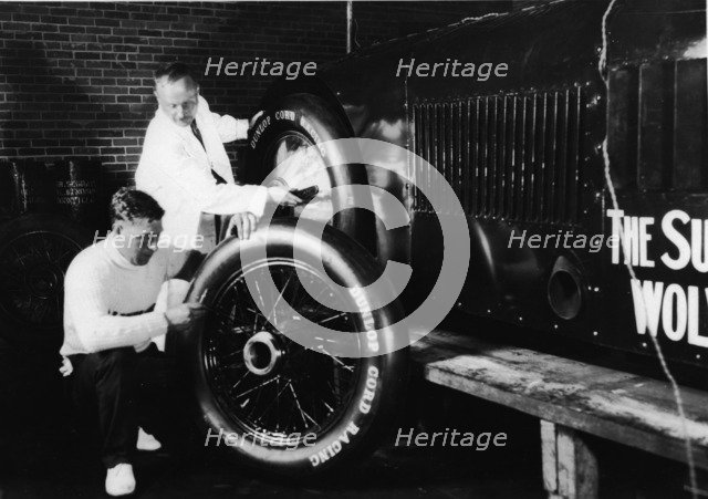 Sunbeam 1000hp World Land speed record attempt at Daytona 1927 Artist: Unknown.