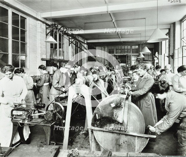 Female munitions workers, Shoreditch Technical Institute, London, 1915. Artist: Unknown.