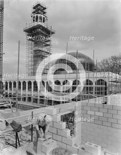 London Central Mosque and The Islamic Cultural Centre, Park Road, Regent's Park, GLA, 30/04/1976. Creator: John Laing plc.