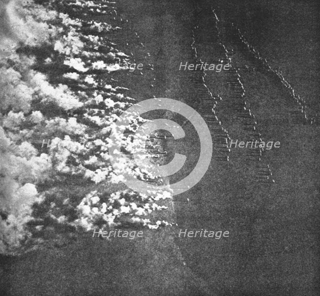 'Les Gaz Allemands; Photographie publiee par les journaux illustres anglais avec une breve..., 1916. Creator: Unknown.