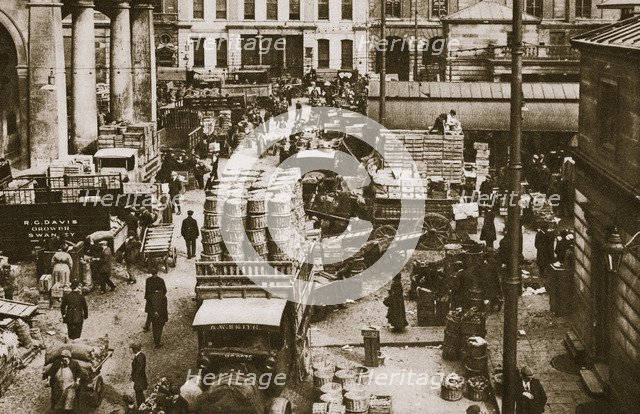 Early morning, Covent Garden Market, London, 20th century. Artist: Unknown