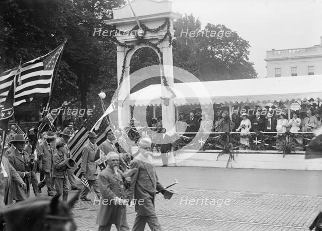 Confederate Reunion - Parade; Reviewing Stand, 1917. Creator: Harris & Ewing.