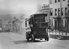 1905 Clarkson steam bus in Lymington High Street. Creator: Unknown.