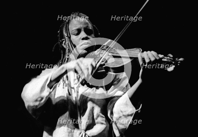 Regina Carter, Ronnie Scott's, London, 1999. Artist: Brian O'Connor.