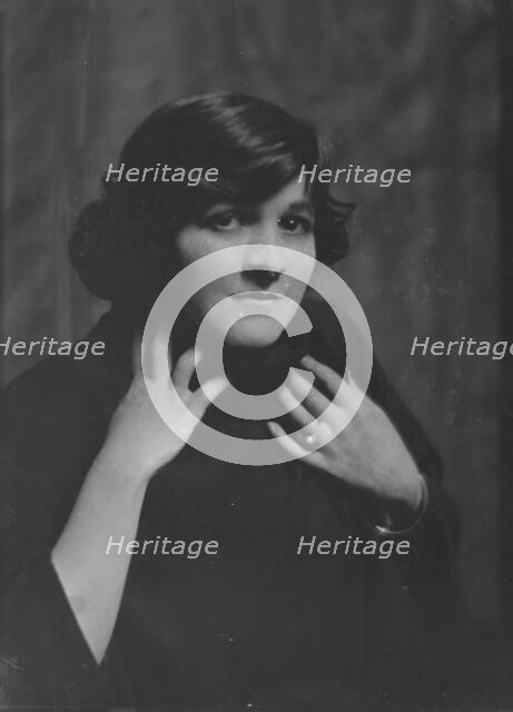 Keane, Doris, Miss, portrait photograph, 1912 Feb. 18. Creator: Arnold Genthe.