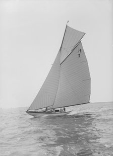 The 8 Metre 'Garraveen' (H7), 1914. Creator: Kirk & Sons of Cowes.
