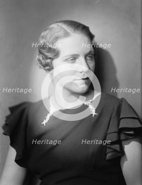 Quinn, Frances - Portrait, 1933. Creator: Harris & Ewing.
