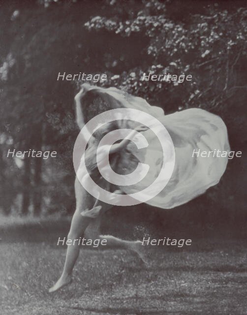 Isadora Duncan dancer, between 1915 and 1923. Creator: Arnold Genthe.