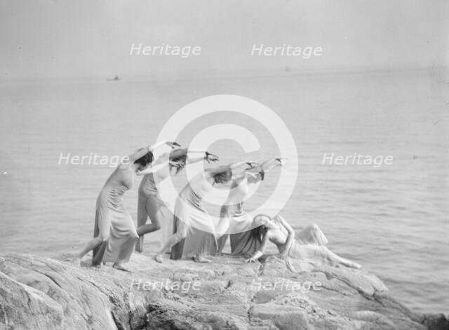 Strauss, Sarah Mildred, and pupils, 1932 June 5. Creator: Arnold Genthe.