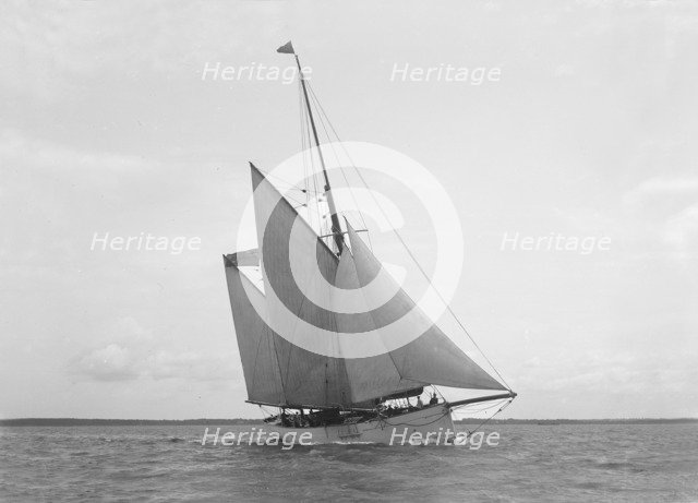 The 167 ton ketch 'Anemone' under sail, 1922. Creator: Kirk & Sons of Cowes.