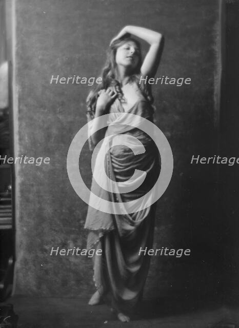 Delarer, Llellwyn, Miss, portrait photograph, 1917. Creator: Arnold Genthe.