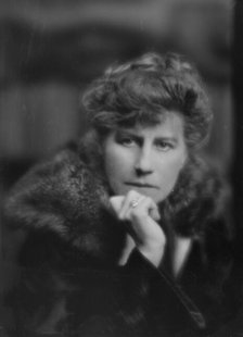 Woodrow, Nancy, Mrs., portrait photograph, 1915 Nov. 2. Creator: Arnold Genthe.