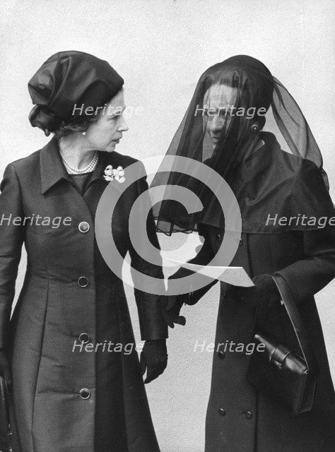 The Queen turns to speak to the Duchess of Windsor, St George's Chapel, 5th June 1972. Artist: Unknown