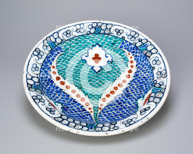 Dish (Tabaq) with Scale Pattern and Serrated Leaves, Ottoman dynasty (1299-1923), late 16th century. Creator: Unknown.