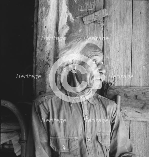 Bob Lemmons, Carrizo Springs, Texas. Born a slave about 1850, south of San Antonio, Texas, 1936. Creator: Dorothea Lange.