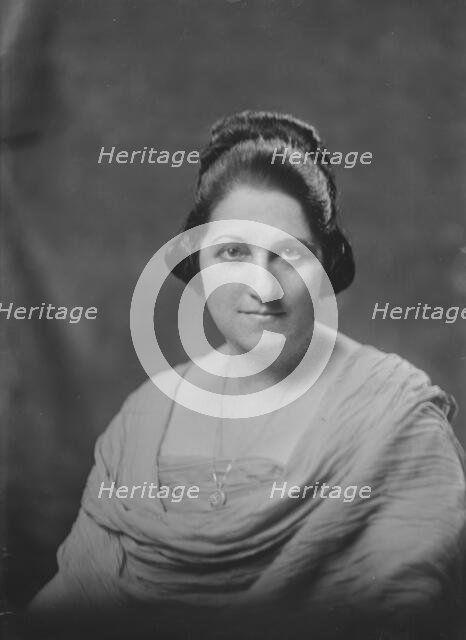 Mrs. Drake, portrait photograph, 1919 Feb. 10. Creator: Arnold Genthe.