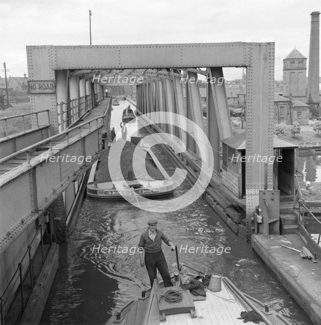 Barton Aqueduct over the Manchester Ship Canal, Greater Manchester, 1945. Artist: Eric de Maré