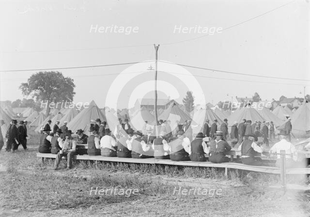 Gettysburg - Vets. at mess, 1913. Creator: Bain News Service.