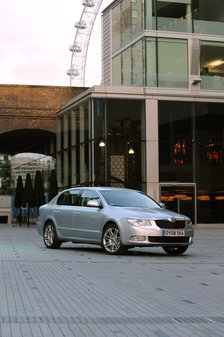 Skoda SUPERB 2008. Artist: Simon Clay.