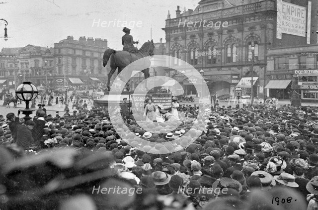 Four suffragettes speaking opposite the Empire Theatre, Liverpool, 1908. Artist: Unknown