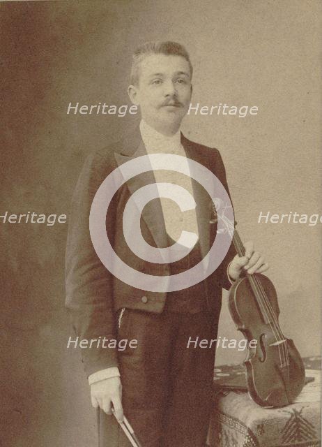 Portrait of the violinist and composer Henri Marteau (1874-1934). Creator: Nadar, Gaspard-Félix (1820-1910).