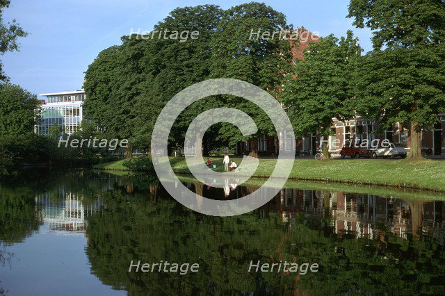 The moat of the old city of Leiden.