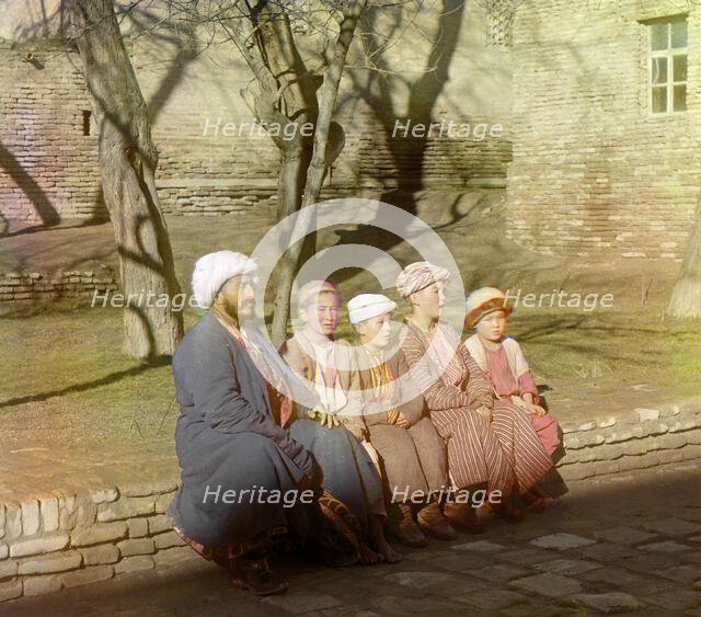 Sart schoolchildren, Samarkand, between 1905 and 1915. Creator: Sergey Mikhaylovich Prokudin-Gorsky.