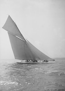 The beautiful 52 ft cutter 'Sonya' sailing close-hauled, 1913. Creator: Kirk & Sons of Cowes.