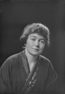 Miss Gertrude Wright, portrait photograph, 1919 Apr. 26. Creator: Arnold Genthe.