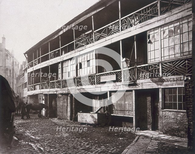 King's Head Inn, Southwark, London, 1881. Artist: Henry Dixon