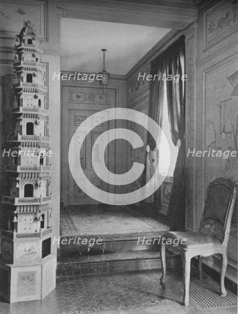 Steps leading from hall to dining room door, house of Mrs WK Vanderbilt, New York City, 1924. Artist: Unknown.