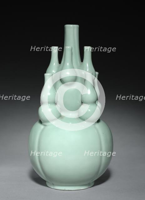 Double-gourd Shaped Bottle, 1736-1795. Creator: Unknown.