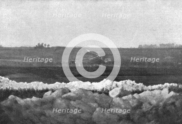 'La Bataille de la Somme; avant l'offensive de la Somme: en avant, une tranchee de..., 1916. Creator: Unknown.
