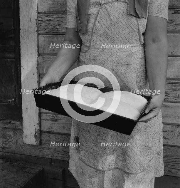 Mrs. Schrock takes good care of her family, Yakima Valley, Washington (near Wapato), 1939. Creator: Dorothea Lange.