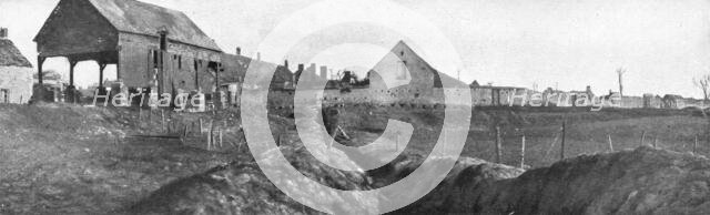 'A Perthes-les Hurlus; L'acces du village est defendu par des tranchees et de fil de fer', 1915. Creator: Unknown.