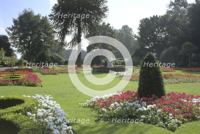 The flower gardens, Brodsworth Hall, South Yorkshire, 1999. Artist: N Corrie