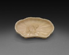 Box in Form of Lotus Leaf (lid), 1700s. Creator: Unknown.